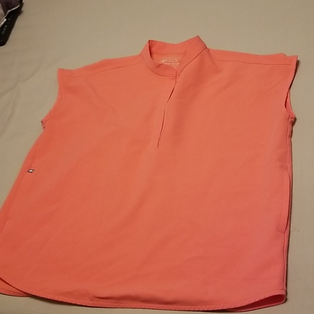 FIGS Rafaela coral small top